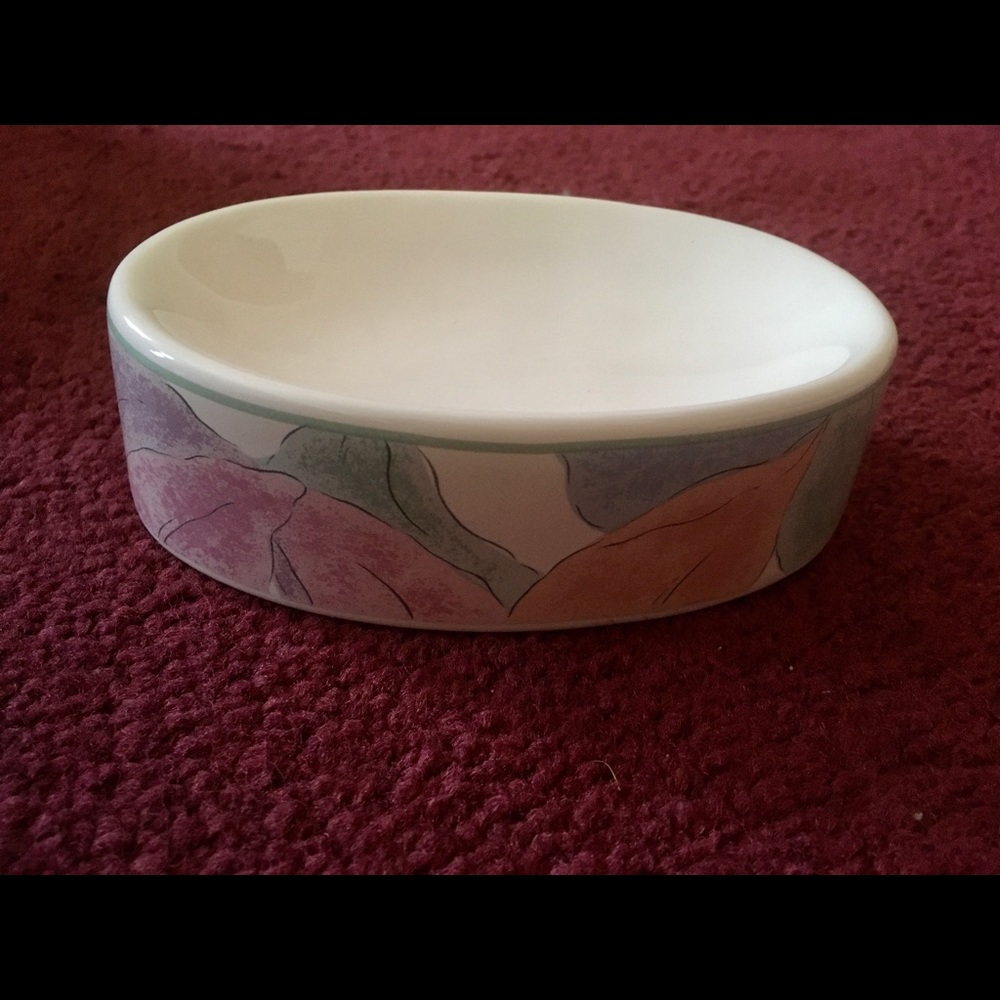 Juliette 5 piece bathroom accessory ensemble